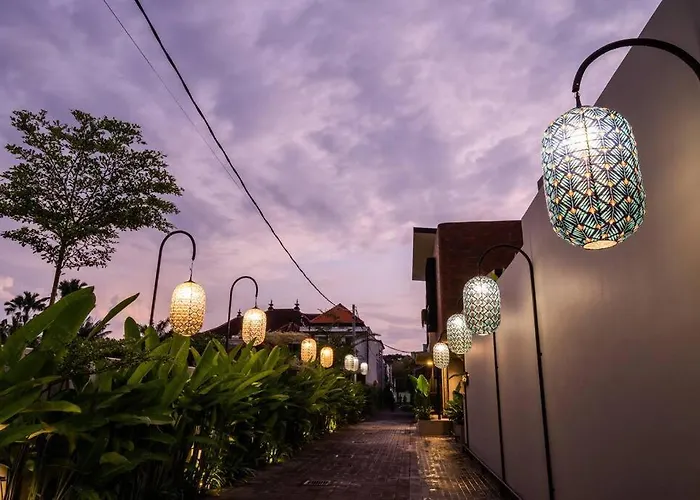 Akhila 3 - 2 Bedroom Modern Tropical At The Heart Of